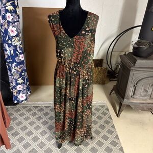 BloomChic Black/Dark Green and Red Floral Maxi Dress